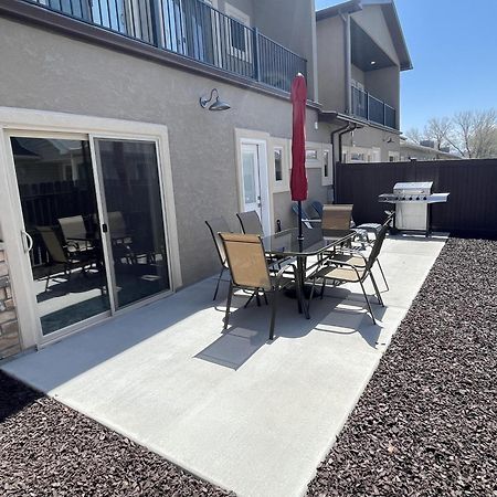 New! Sunrise Mesa- Modern W- Balcony Fenced Yard Apartamento Grand Junction Exterior foto