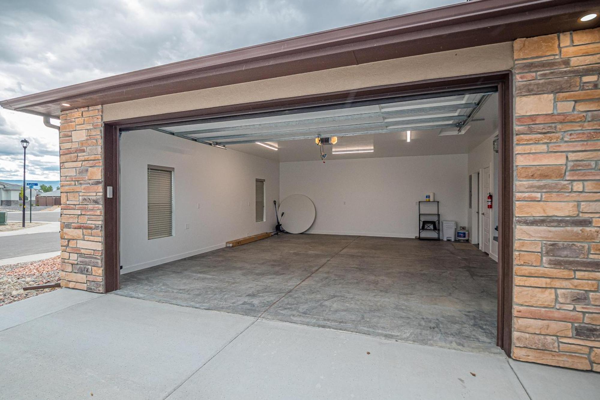 New! Sunrise Mesa- Modern W- Balcony Fenced Yard Apartamento Grand Junction Exterior foto