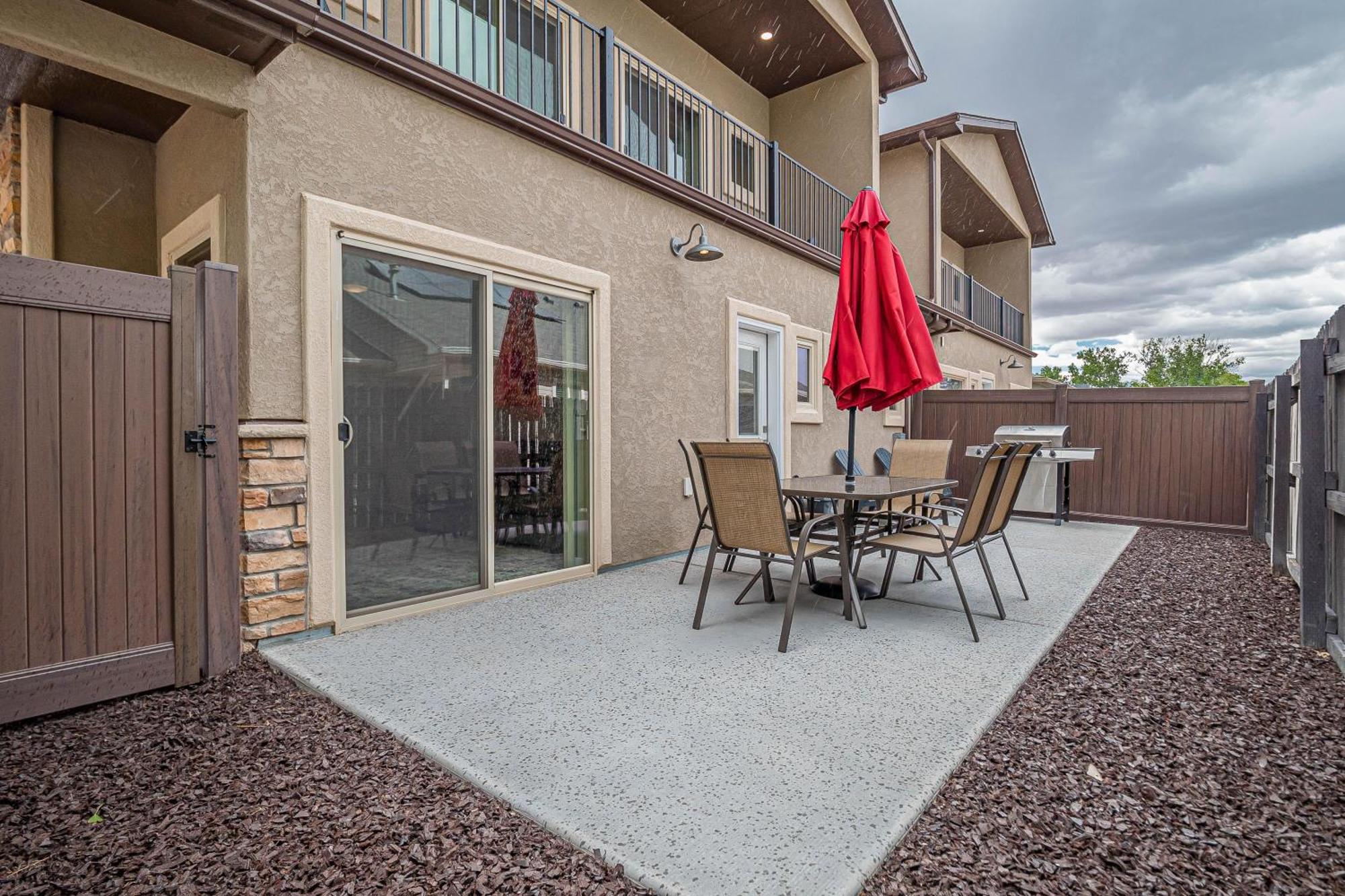 New! Sunrise Mesa- Modern W- Balcony Fenced Yard Apartamento Grand Junction Exterior foto