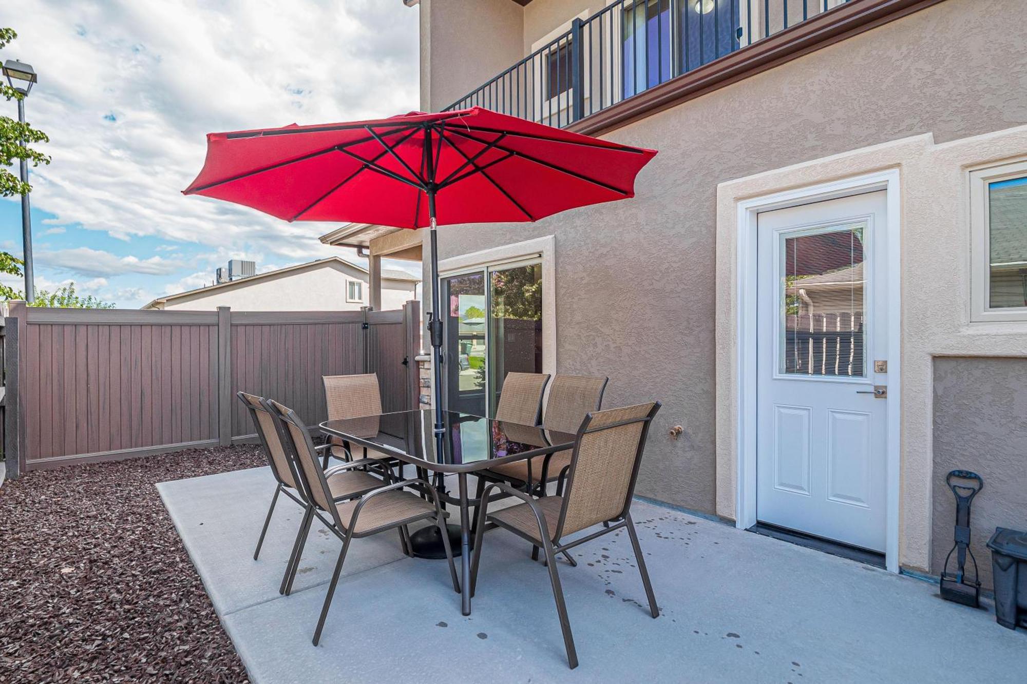 New! Sunrise Mesa- Modern W- Balcony Fenced Yard Apartamento Grand Junction Exterior foto