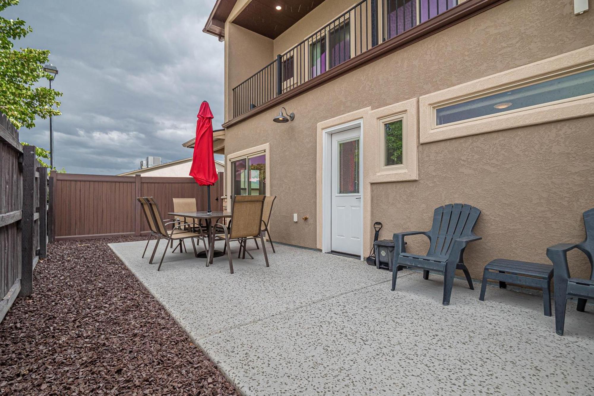 New! Sunrise Mesa- Modern W- Balcony Fenced Yard Apartamento Grand Junction Exterior foto