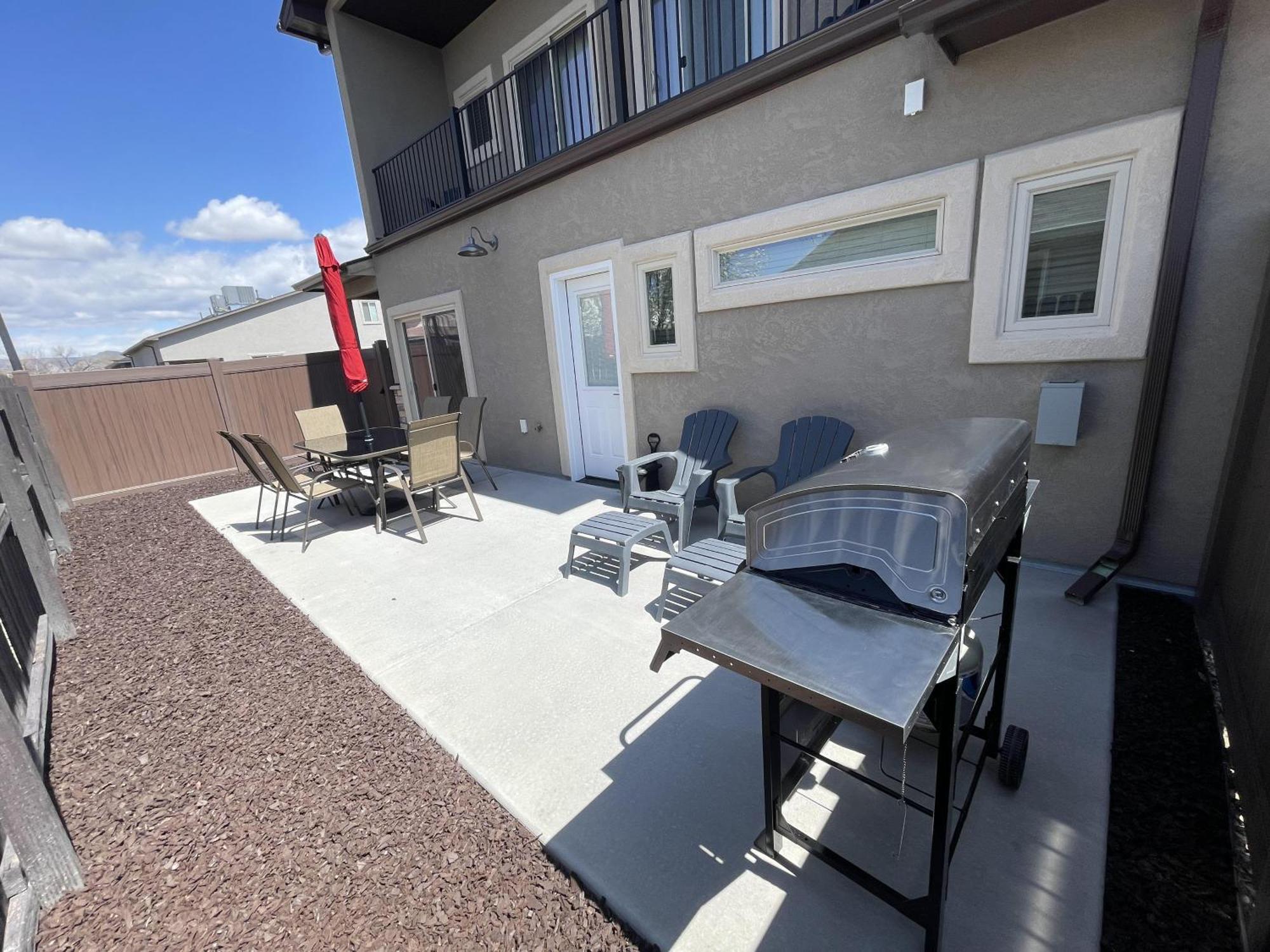 New! Sunrise Mesa- Modern W- Balcony Fenced Yard Apartamento Grand Junction Exterior foto